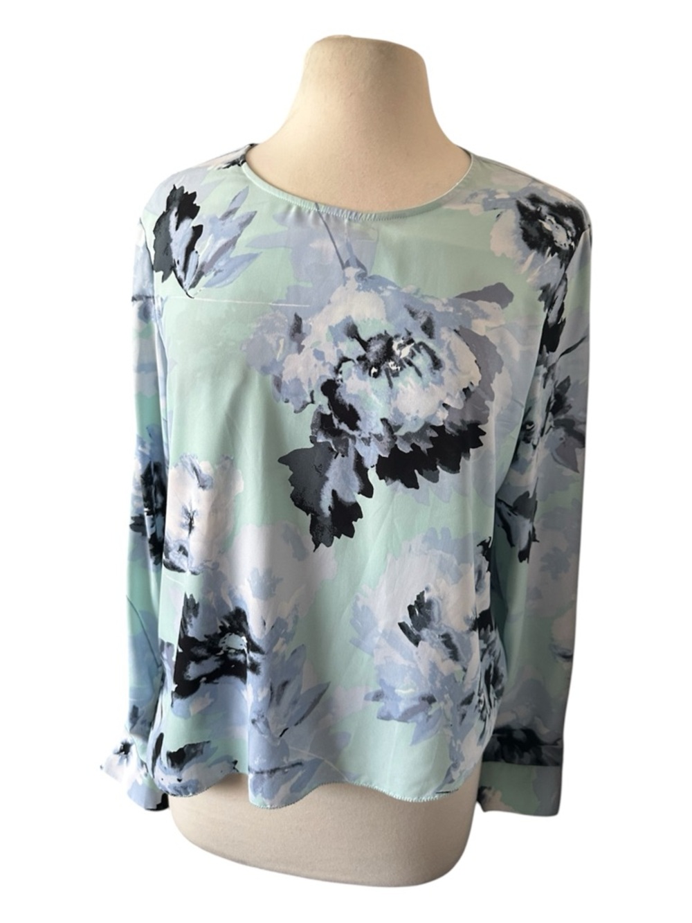 Calvin Klein size Large Watercolor Floral Sleeveless Blouse